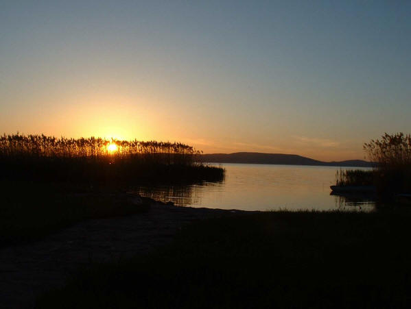 Sonnenuntergang in Balatonfenyves Plattensee S�dufer Ungarn